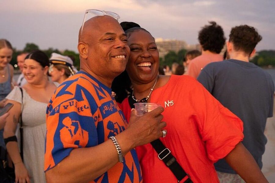 Washington DC: Sightseeing Brunch Cruise with Open Bar - Music, mood, and the party-yacht feel