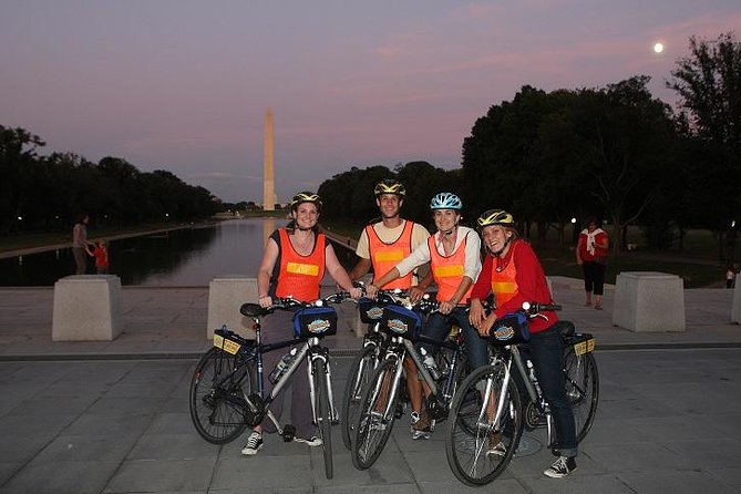Washington DC Sites at Night Guided Bicycle Tour - Lincoln Memorial and the Korean War Veterans Memorial