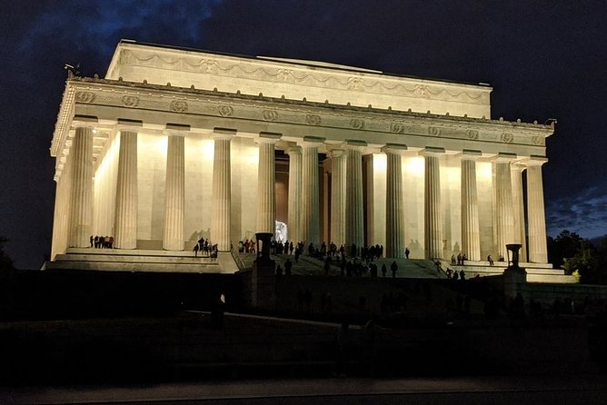 Washington DC Small-Group Evening City Tour - Jefferson Memorial: 25 minutes beneath the dome