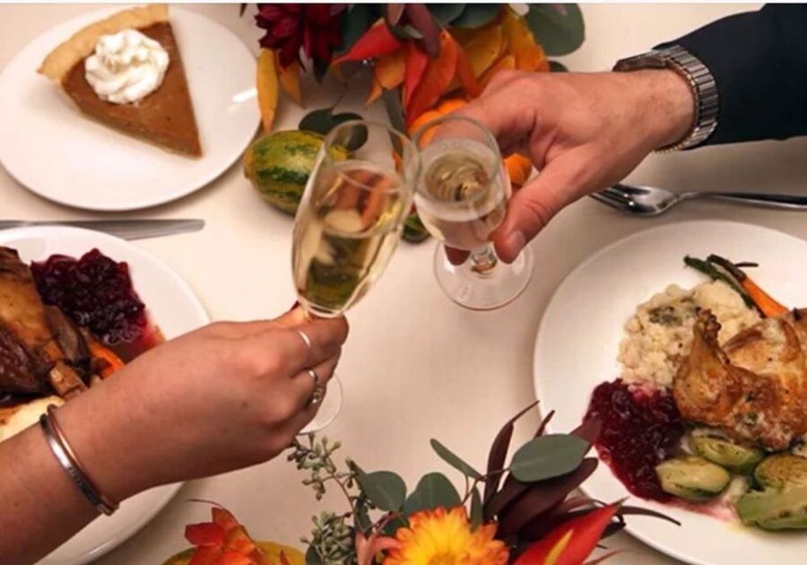Washington, DC: Thanksgiving Day Lunch Cruise - What arrives at the Thanksgiving buffet