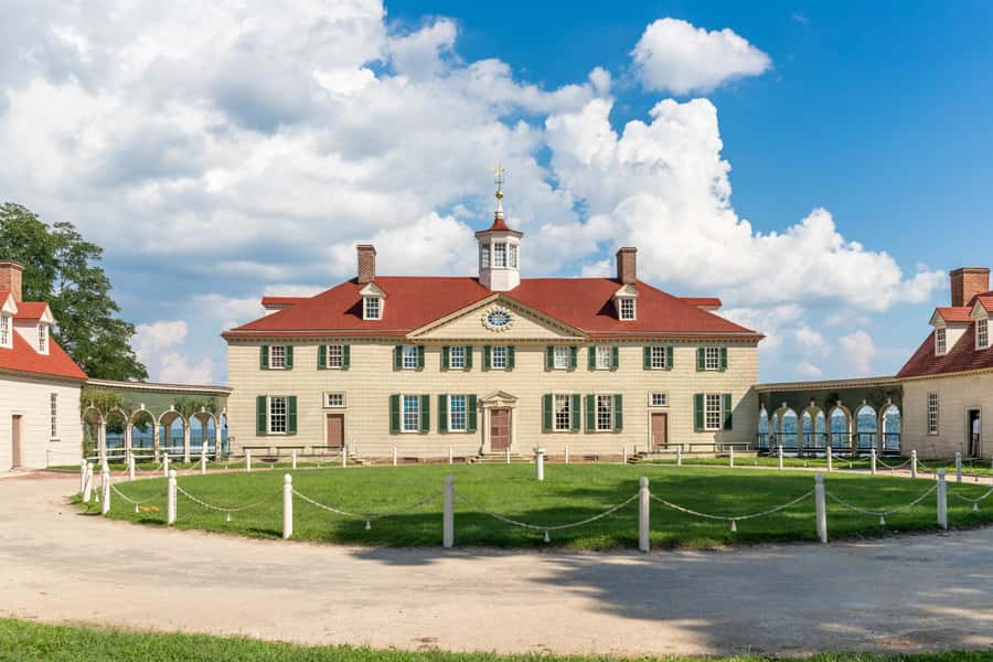 Washington: Mt. Vernon, Alexandria & Arlington Cemetery Tour - The Kennedy gravesite and Robert E. Lee’s residence
