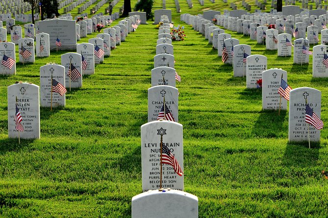 We the People Tour: The Essence of Liberty - Lincoln Memorial and the Vietnam Veterans Memorial
